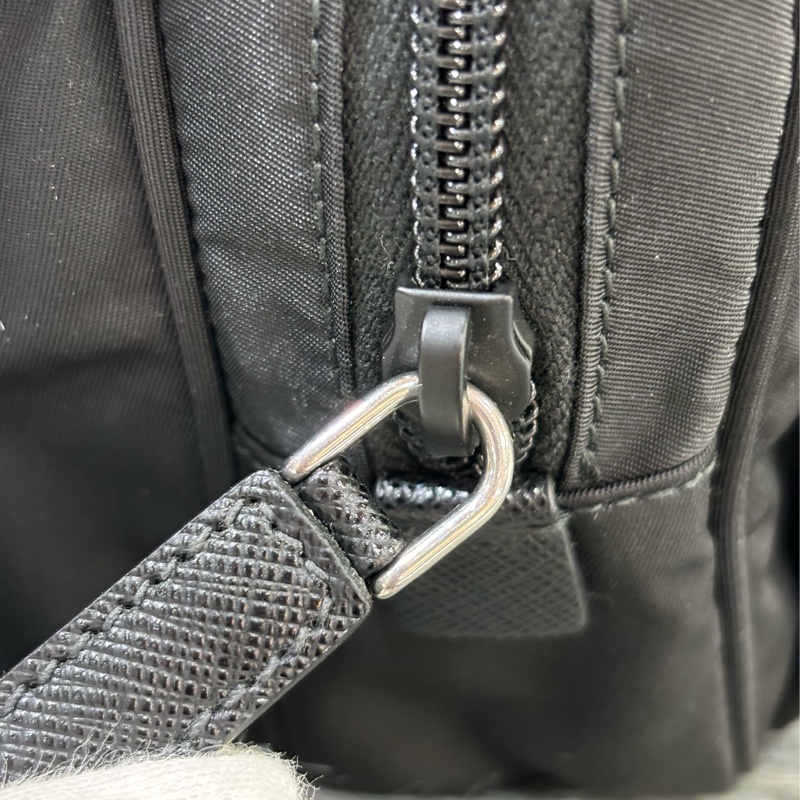 PRADA AVL977 黑色 帆布 前口袋 拉鍊 肩背包 胸口包 後背包 麻將包-3