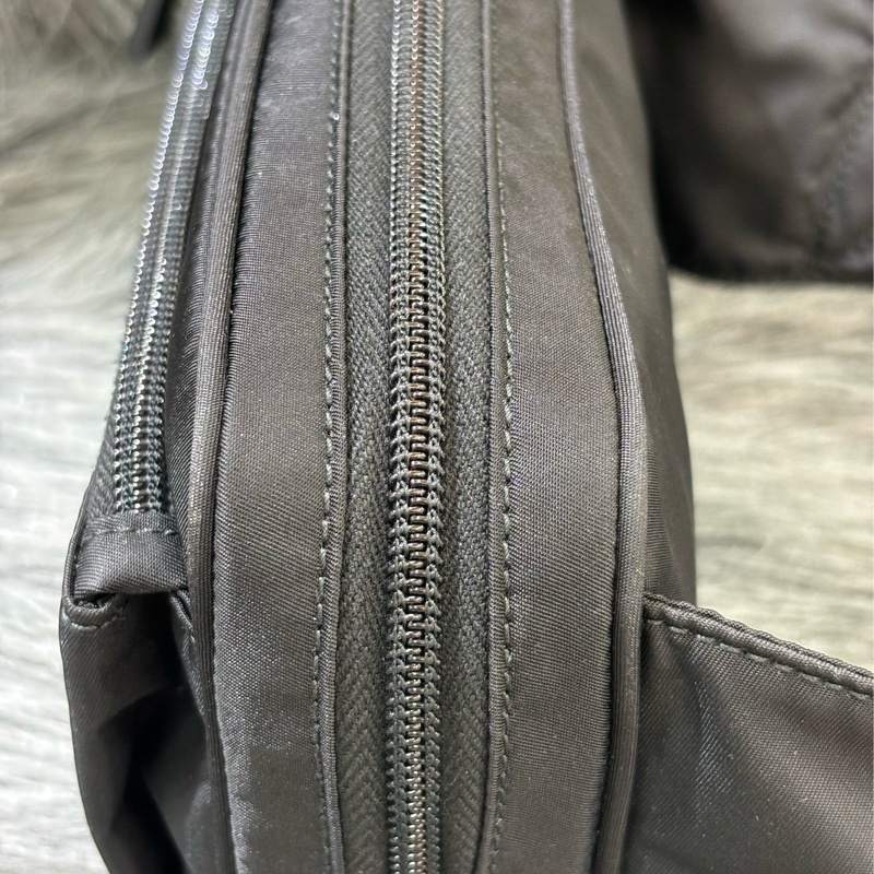PRADA AVL977 黑色 帆布 前口袋 拉鍊 肩背包 胸口包 後背包 麻將包-5