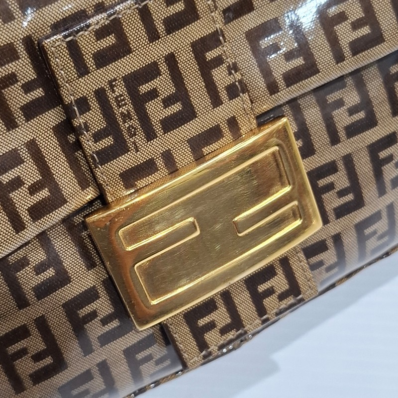 vintage FENDI 水晶皮金釦法棍包-2