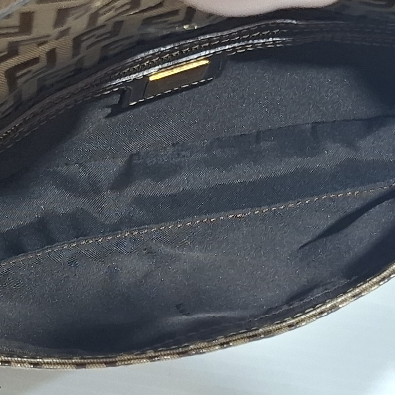 vintage FENDI 水晶皮金釦法棍包-7