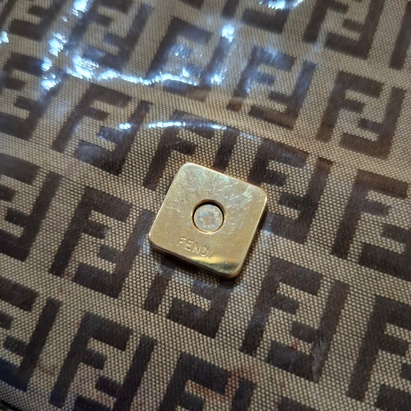 vintage FENDI 水晶皮金釦法棍包-11