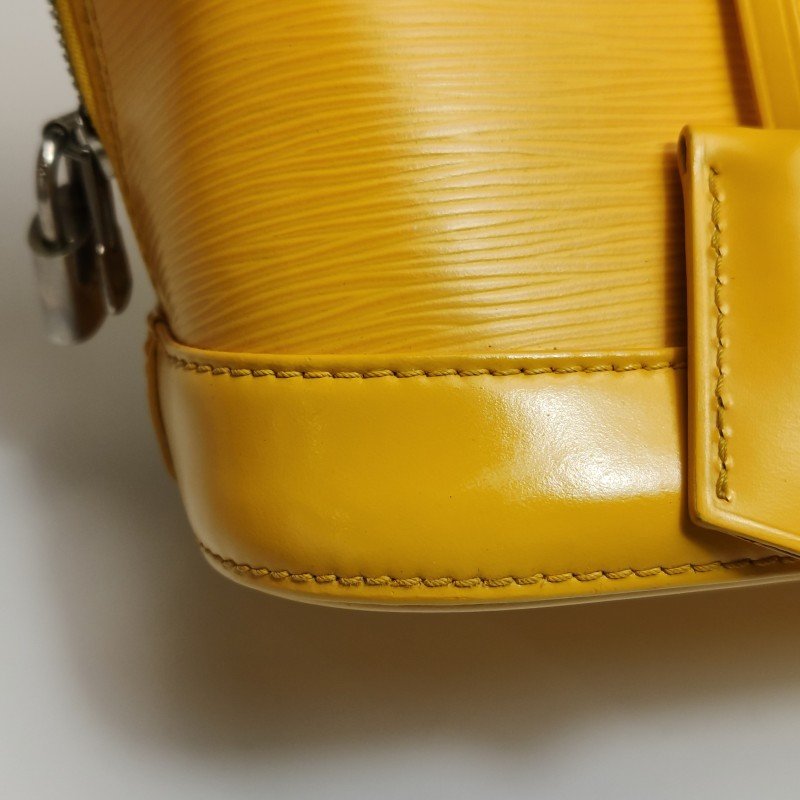 Louis Vuitton (LV) Alma 小號 牛皮 純色 水波紋 貝殼包 手提包-16