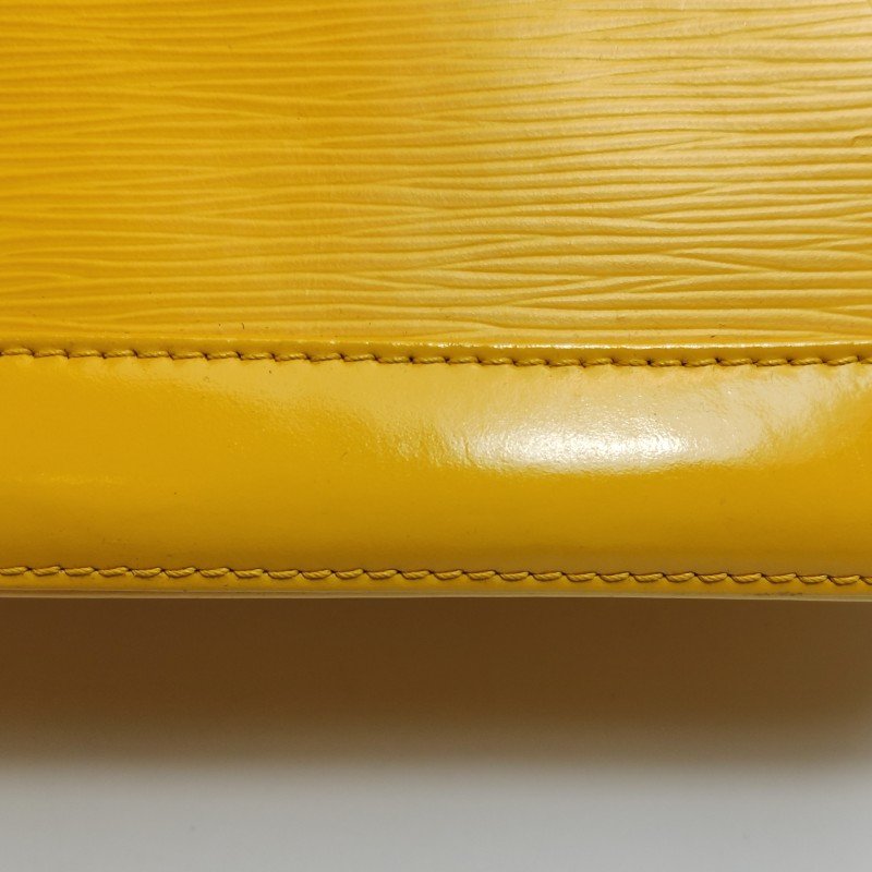 Louis Vuitton (LV) Alma 小號 牛皮 純色 水波紋 貝殼包 手提包-17