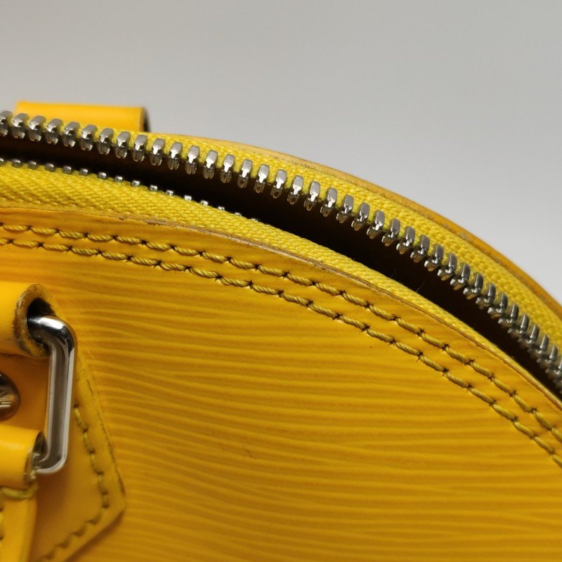 Louis Vuitton (LV) Alma 小號 牛皮 純色 水波紋 貝殼包 手提包-18