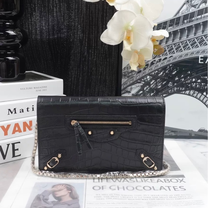 Balenciaga 巴黎世家 黑色 牛皮鰐魚壓紋woc鏈條包 尺寸21*13cm-0