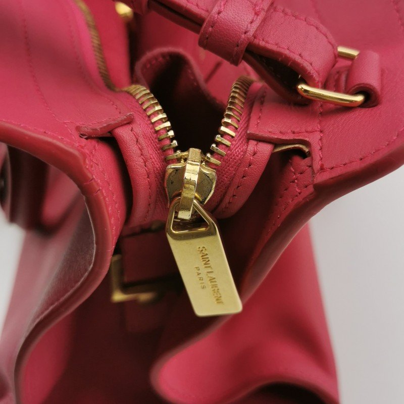 Saint Laurent Y-Ligne 小號 牛皮 純色 Y字 扣環 斜背包-11