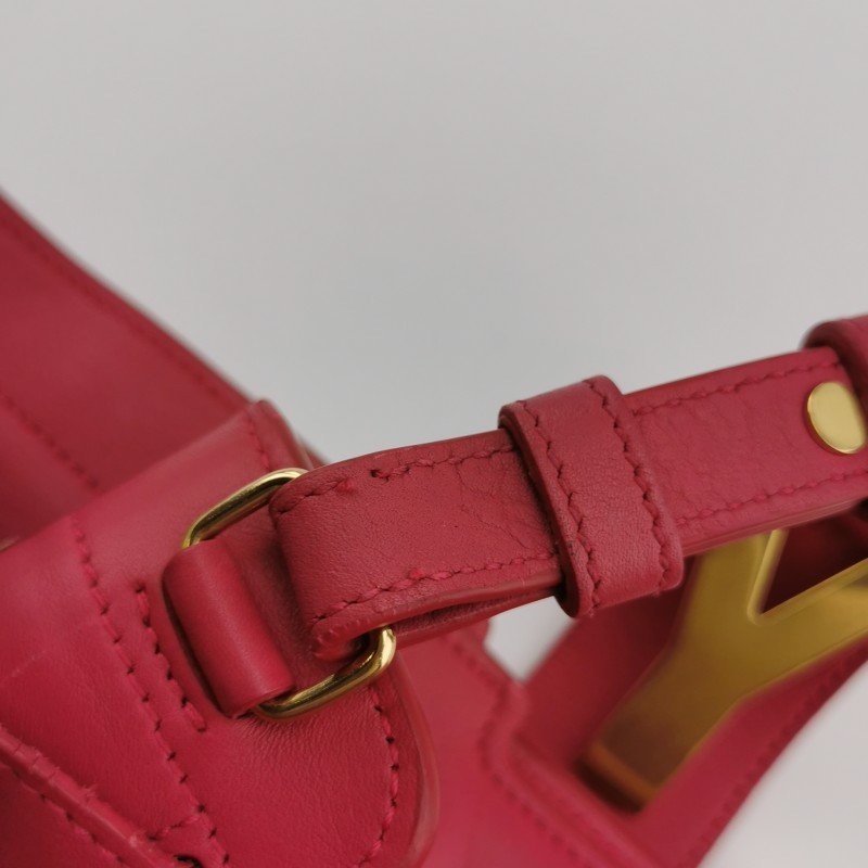 Saint Laurent Y-Ligne 小號 牛皮 純色 Y字 扣環 斜背包-13