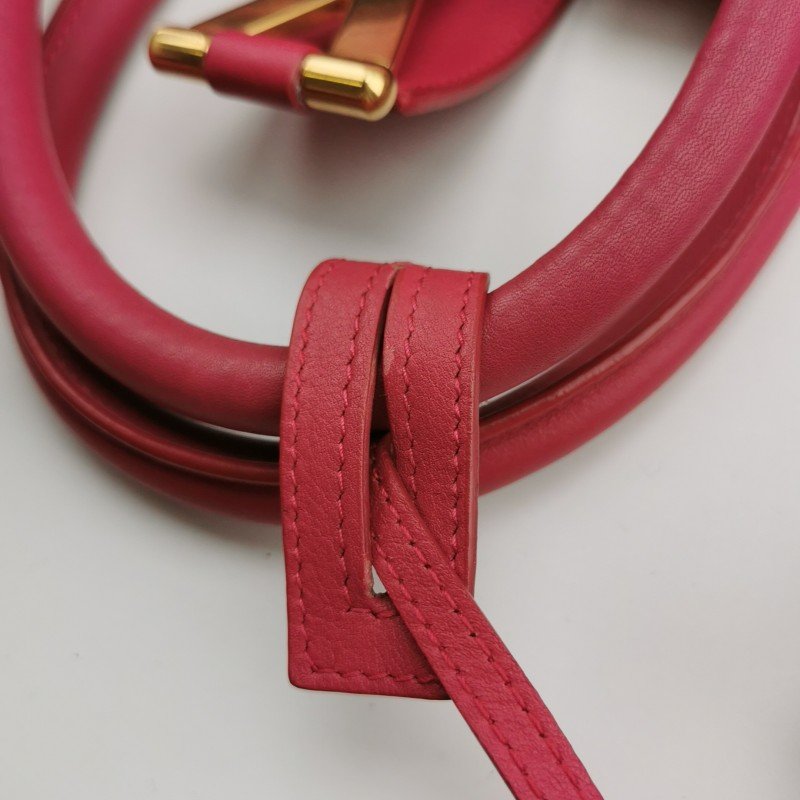 Saint Laurent Y-Ligne 小號 牛皮 純色 Y字 扣環 斜背包-15