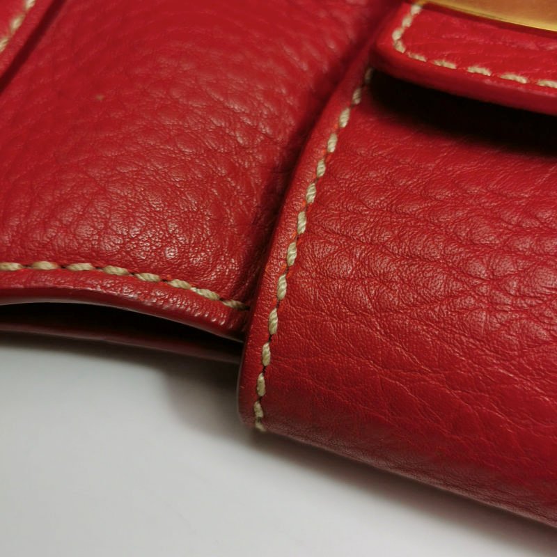 Prada 牛皮 純色 字母 Logo 鉚釘 插扣 單肩包-16