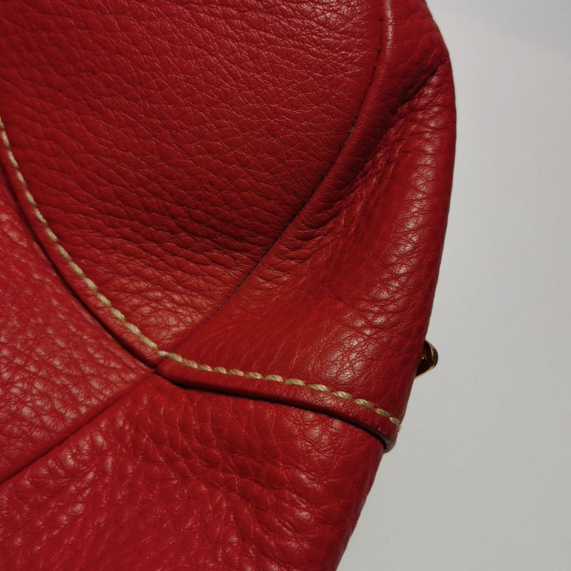 Prada 牛皮 純色 字母 Logo 鉚釘 插扣 單肩包-20