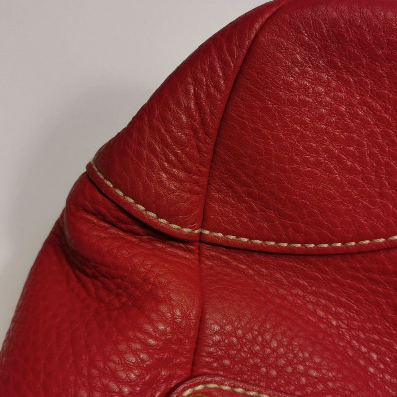 Prada 牛皮 純色 字母 Logo 鉚釘 插扣 單肩包-22