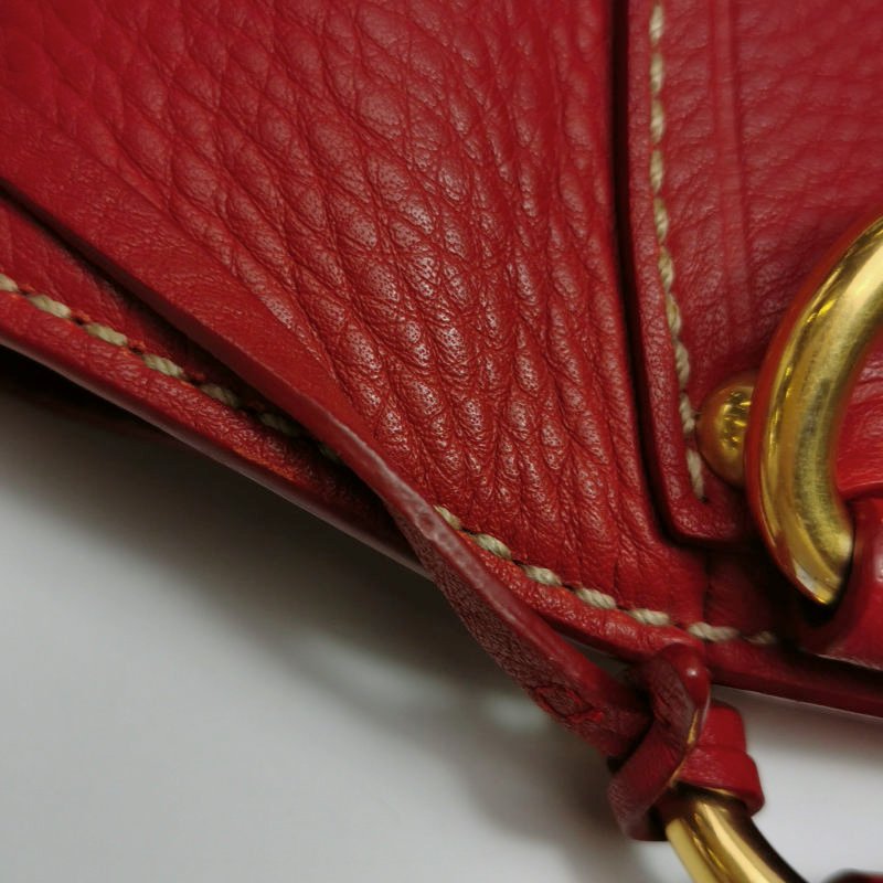 Prada 牛皮 純色 字母 Logo 鉚釘 插扣 單肩包-25