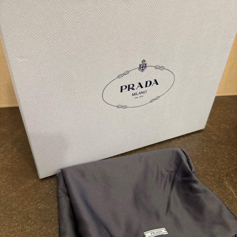 PRADA黑色樂福鞋-10