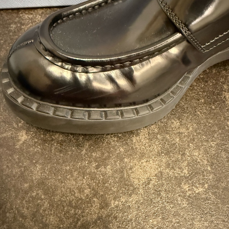 PRADA黑色樂福鞋-11