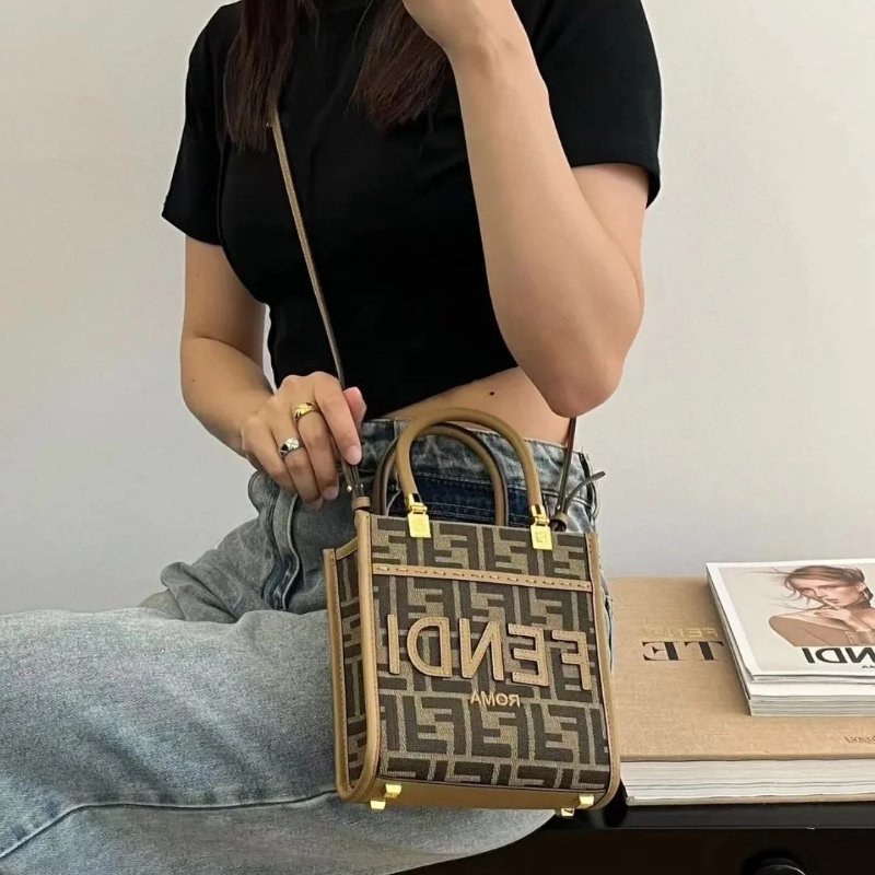 FENDI mini Sunshine 手提斜背包-2