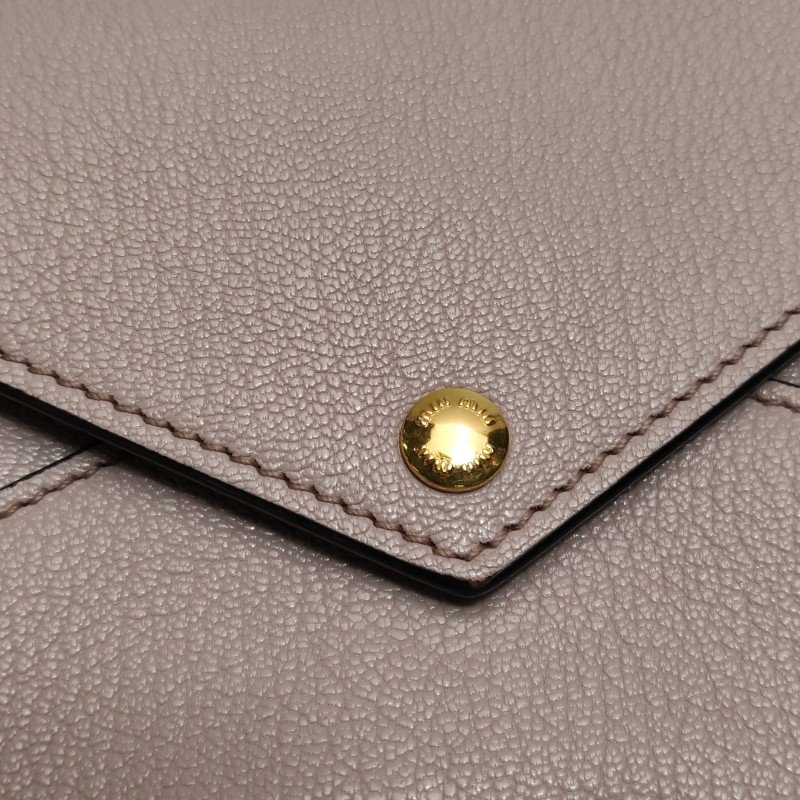 Miu Miu 羊皮 純色 字母 Logo 斜背包 單肩包-15