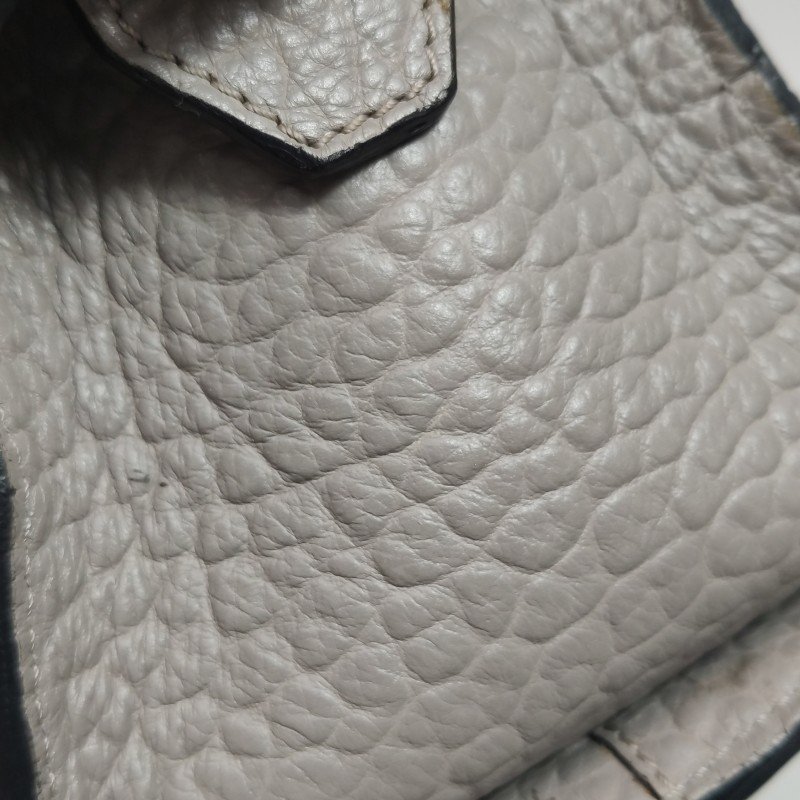 Burberry 小號 牛皮 純色 字母 Logo 拉鍊 斜背包 單肩包-17