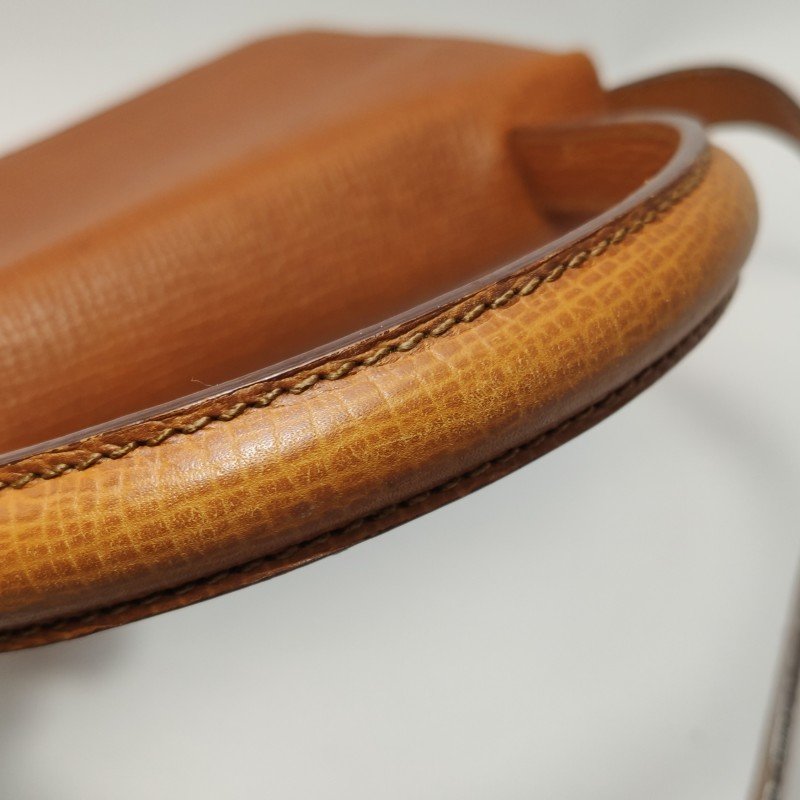 Loewe Barcelona 牛皮 純色 三角形 封扣 單肩包 斜背包-20