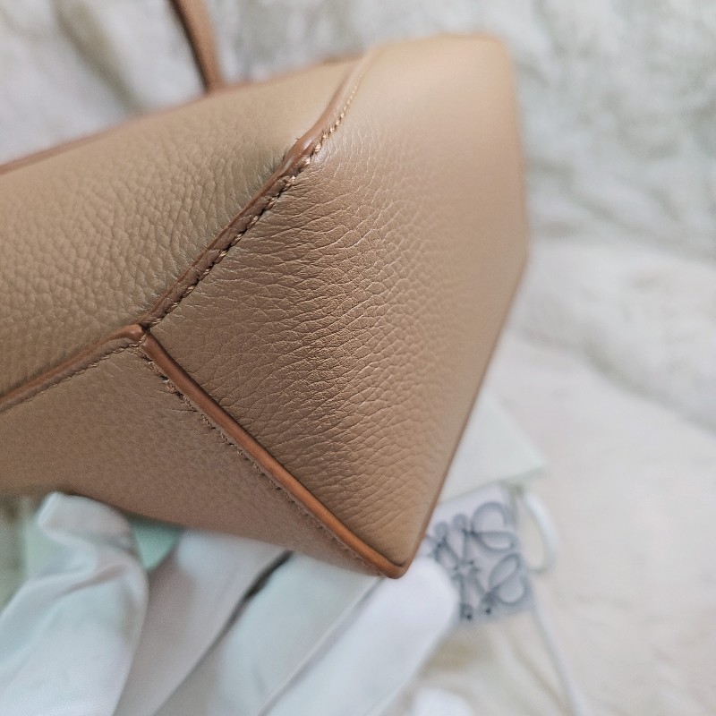 全新 Loewe Puzzle Mini 輕巧幾何包｜奶茶棕｜小牛皮手提包-6