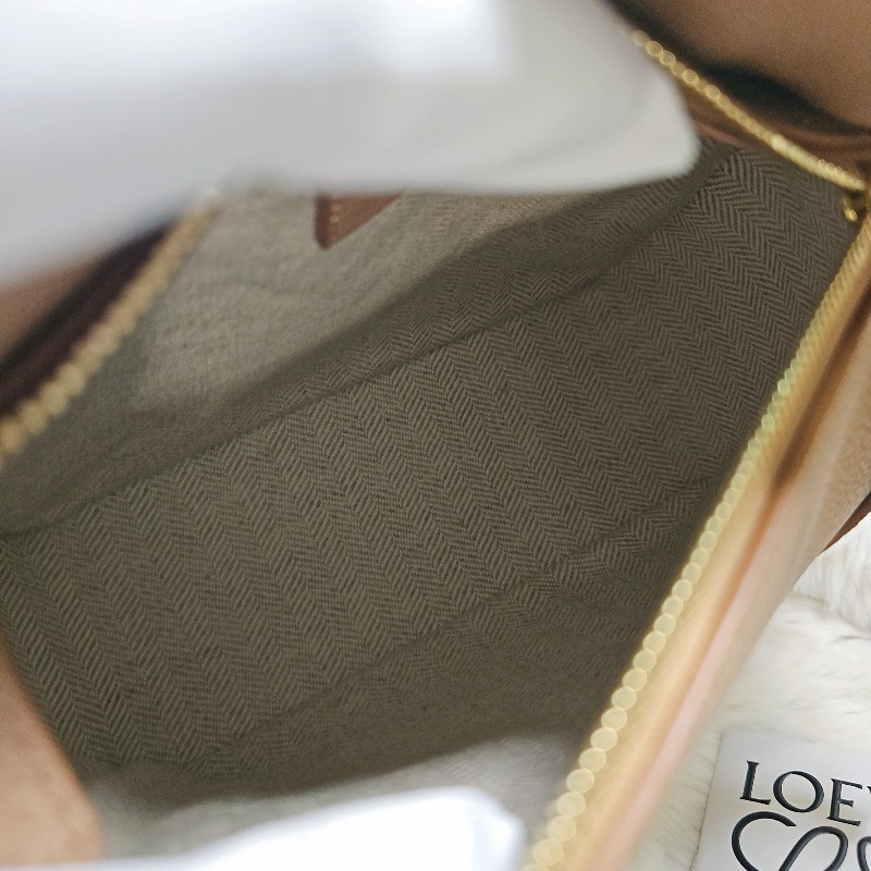 全新 Loewe Puzzle Mini 輕巧幾何包｜奶茶棕｜小牛皮手提包-7