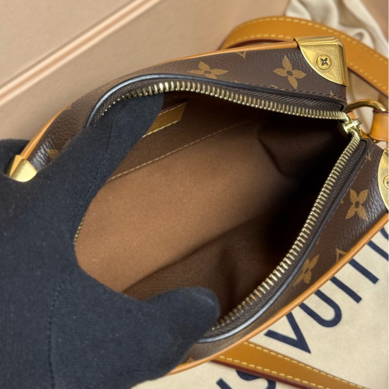 （台灣購證🇹🇼全配）LV 老花 mini soft trunk 盒子包✨金色走秀款-15