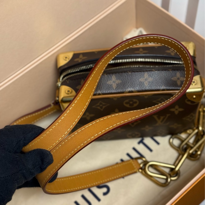 （台灣購證🇹🇼全配）LV 老花 mini soft trunk 盒子包✨金色走秀款-17