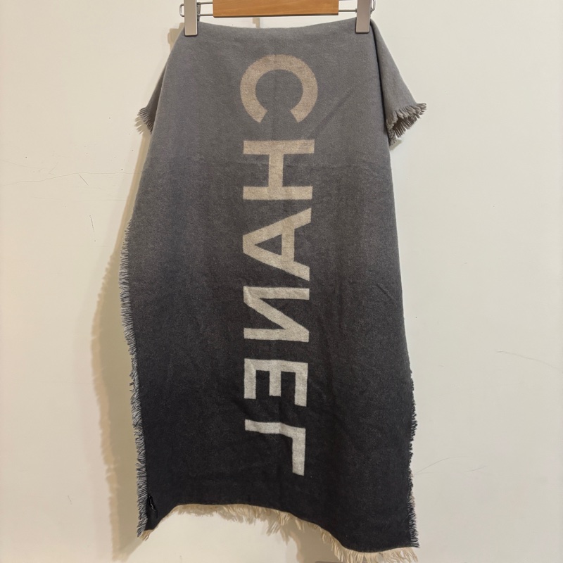 『全新』Chanel 雙C LOGO雙面漸層灰棕漸層羊絨圍巾-3