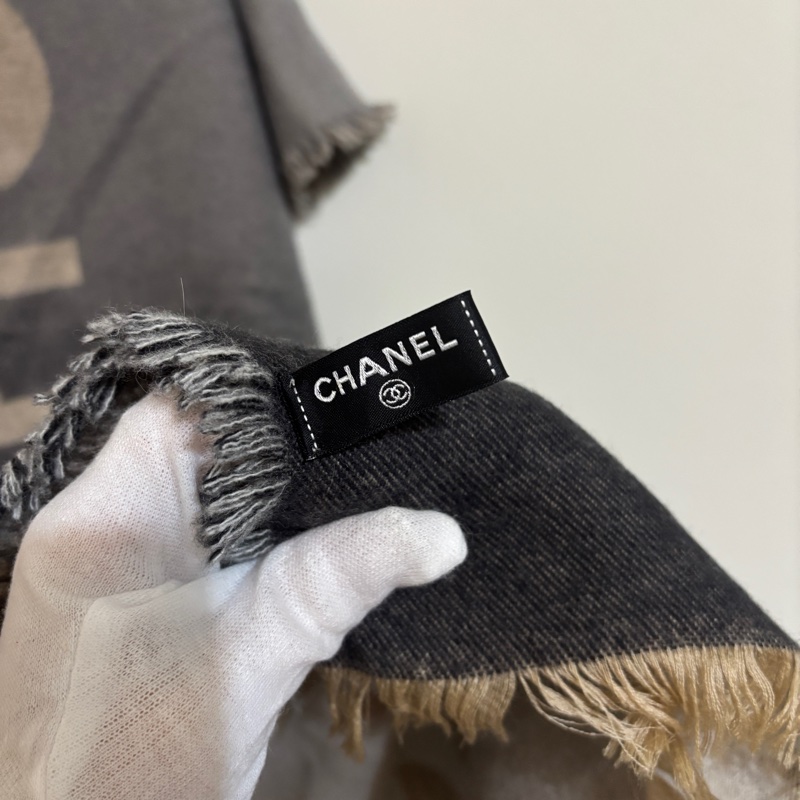 914intheair精品代購『全新』Chanel 雙C LOGO雙面漸層灰棕漸層羊絨圍巾-7