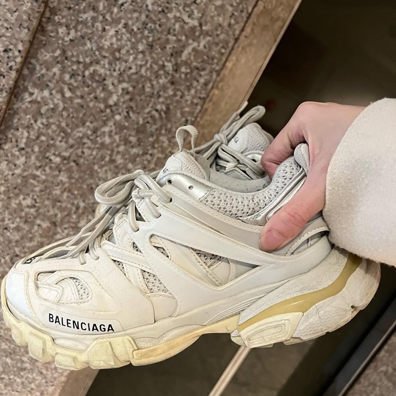 BALENCIAGA-1