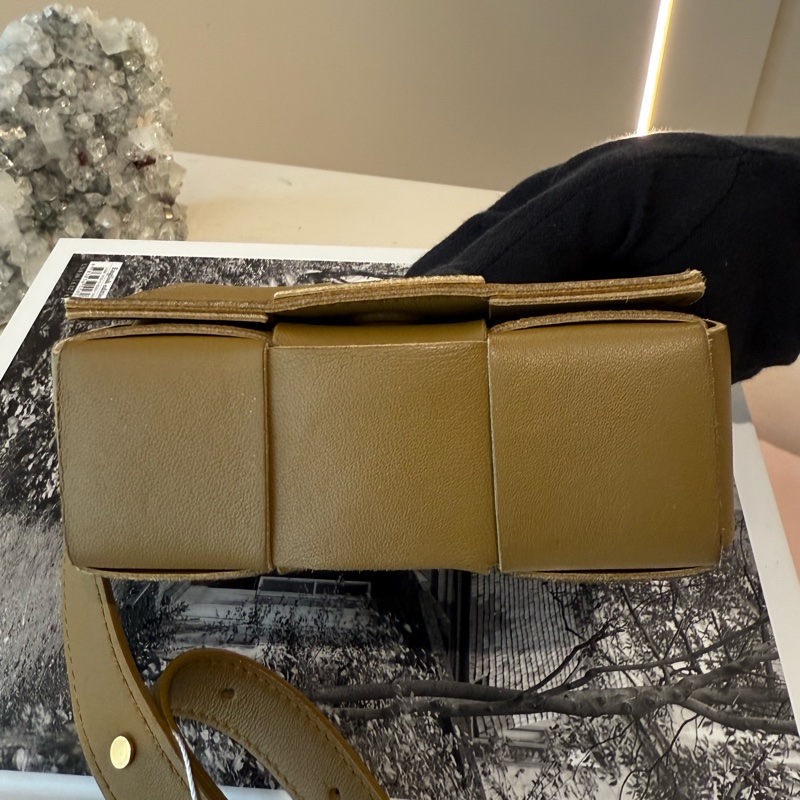 Bottega Veneta 橄欖綠六格包 BV 經典編織 斜背包-4