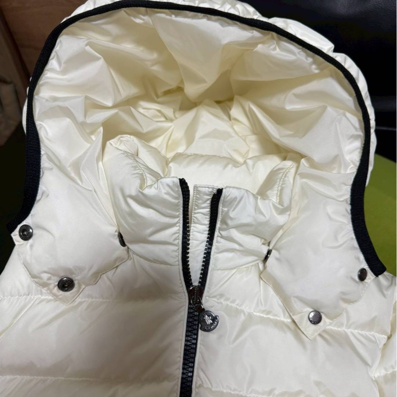 moncler 大童 白色 白配黑邊 連帽 輕羽絨 長羽絨 長版羽絨外套 羽絨外套 防風外套-6
