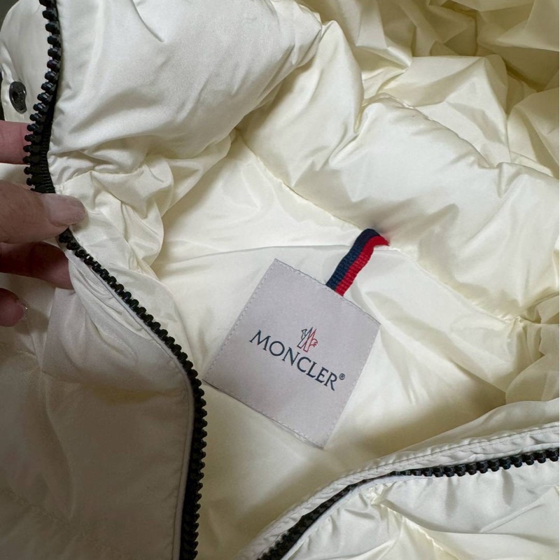 moncler 大童 白色 白配黑邊 連帽 輕羽絨 長羽絨 長版羽絨外套 羽絨外套 防風外套-7