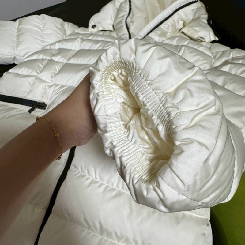 moncler 大童 白色 白配黑邊 連帽 輕羽絨 長羽絨 長版羽絨外套 羽絨外套 防風外套-9