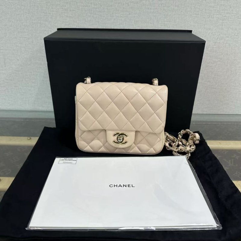 ✨CHANEL 奶茶色金扣方胖子斜背包 17*13 98新 配件塵袋盒子-0