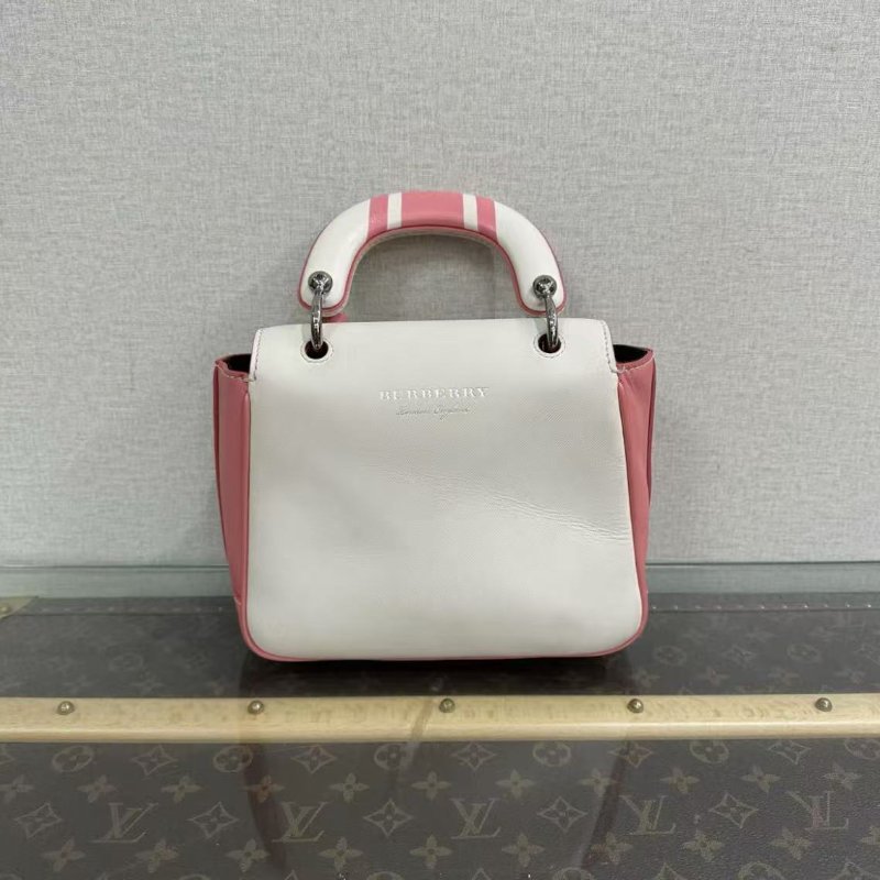 ✨BURBERRY 粉白銀扣手提斜背包22*16*8 98新 配件塵袋-5