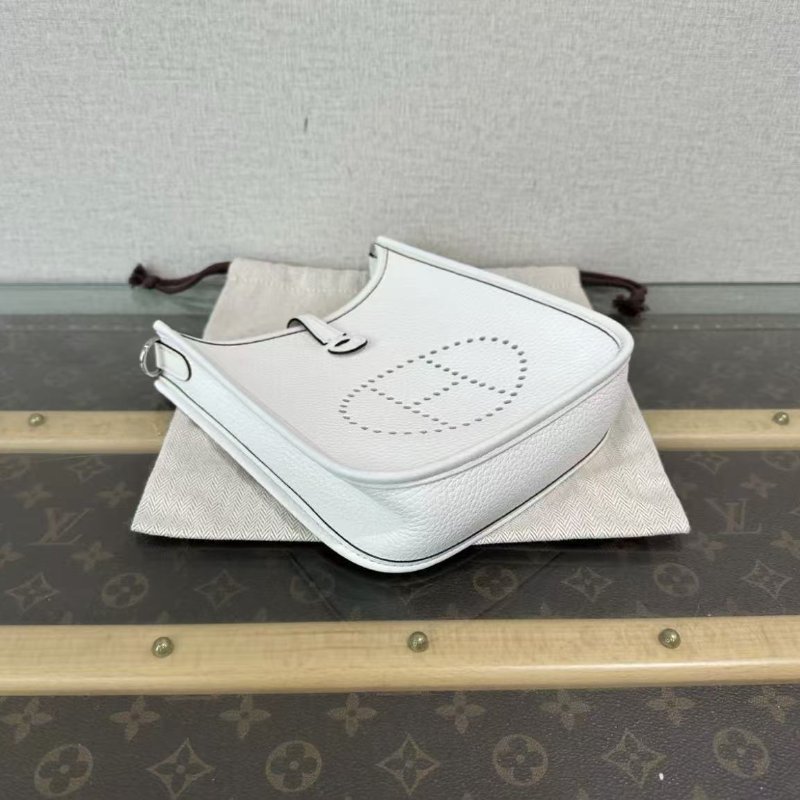 HERMES 白色銀扣 Evelyne mini 16*18*5 98新 配件塵袋-2