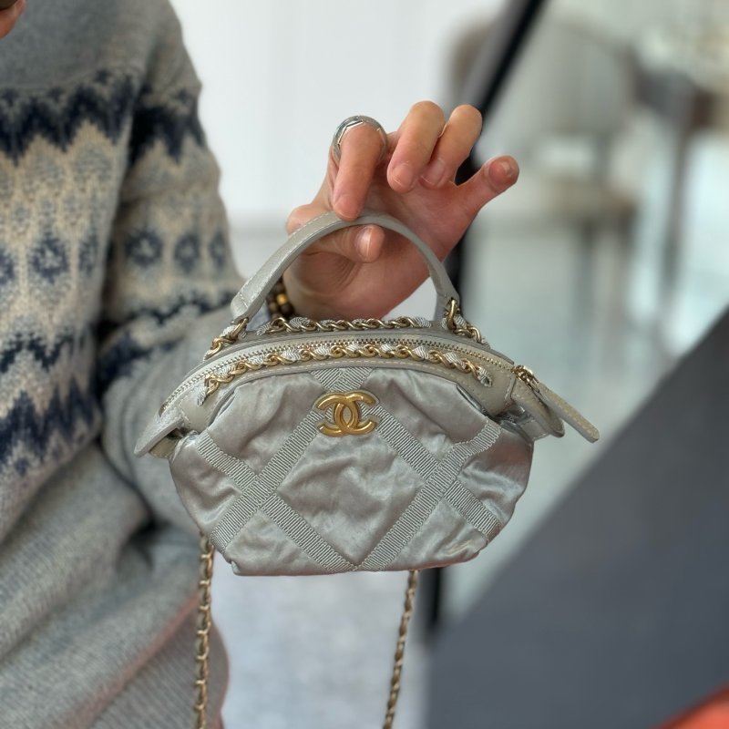 CHANEL 尼龍餃子包 99新 配件塵袋-1