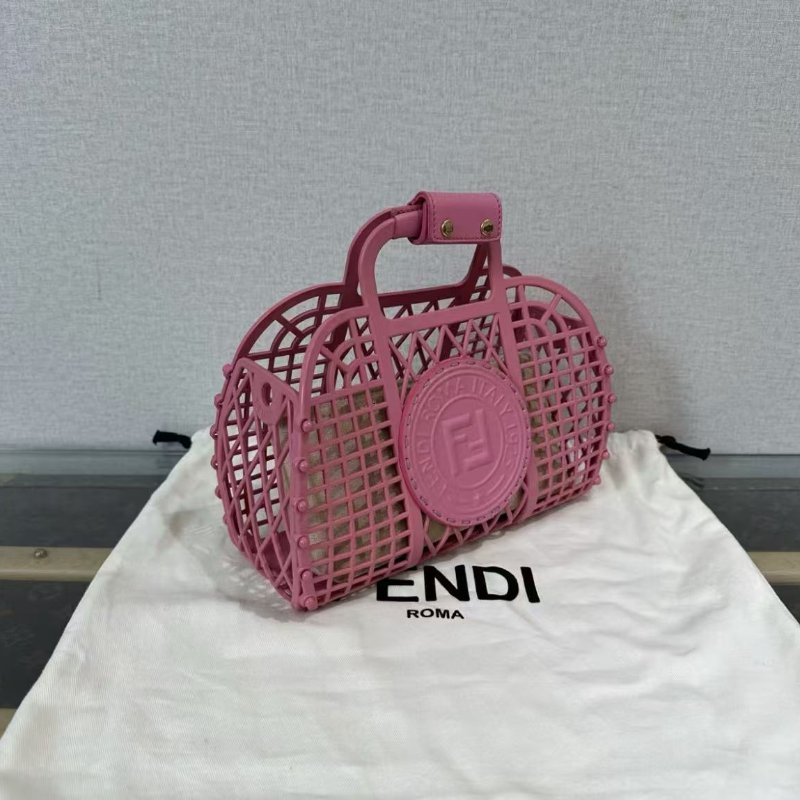 ✨FENDI 粉色鏤空菜籃子手提包24*17*9 98新 配件塵袋-1