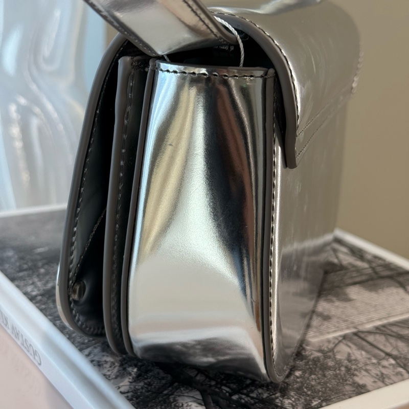 Diesel 1DR 銀色包 金屬亮面 肩背包-3