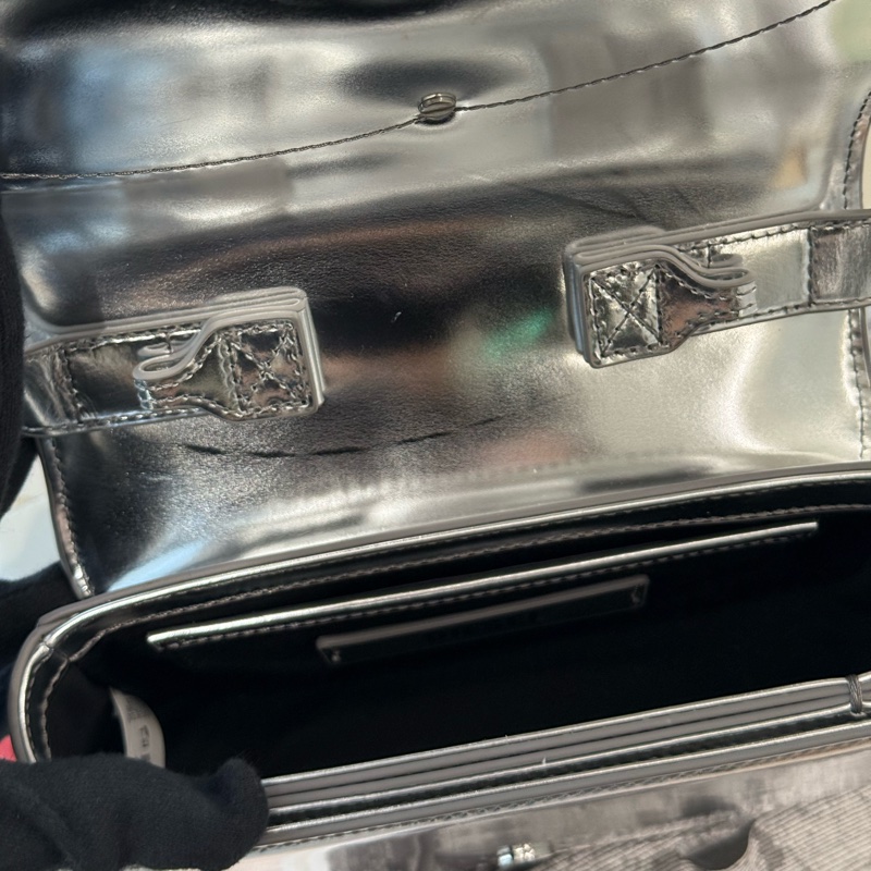 Diesel 1DR 銀色包 金屬亮面 肩背包-5
