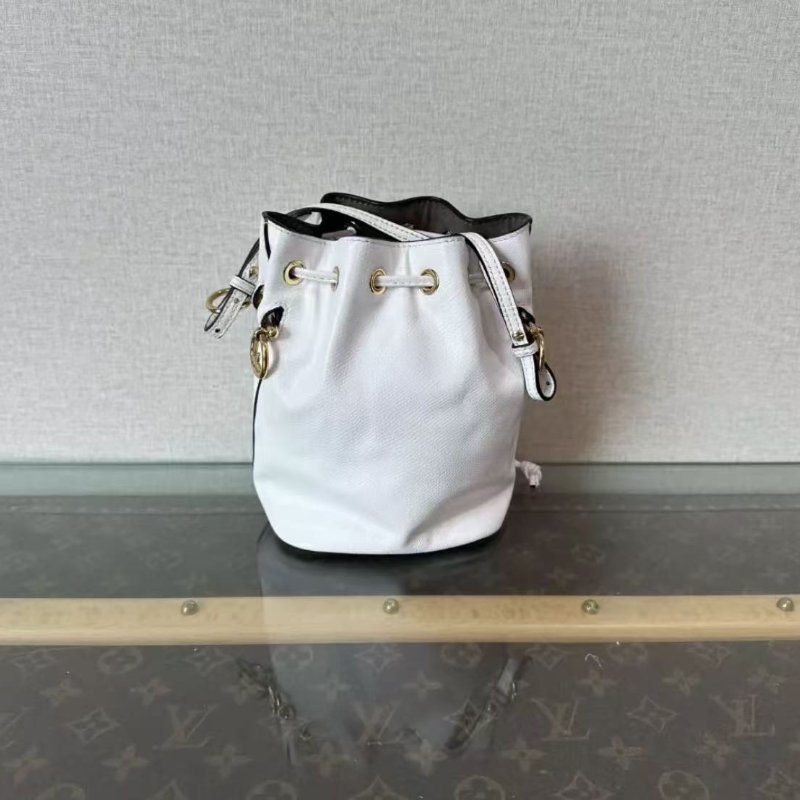 ✨FENDI Mon Tresor 白金抽繩手提斜背水桶包 12*18*10 98新配件塵袋-5