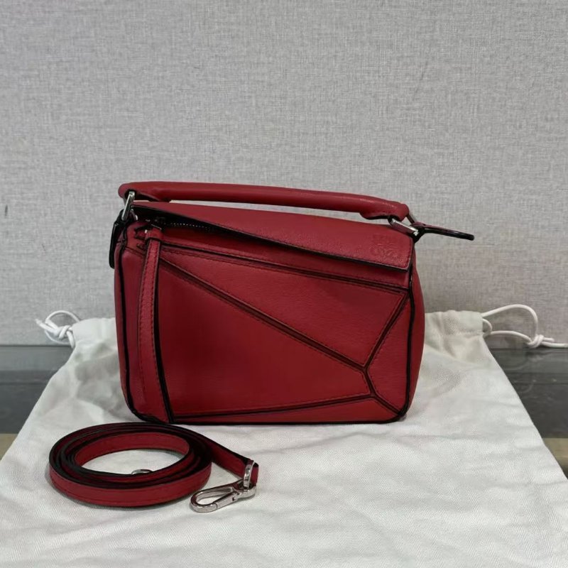 ✨Loewe 紅色銀扣 mini 拼圖斜背包 婚包 98新配件塵袋-0