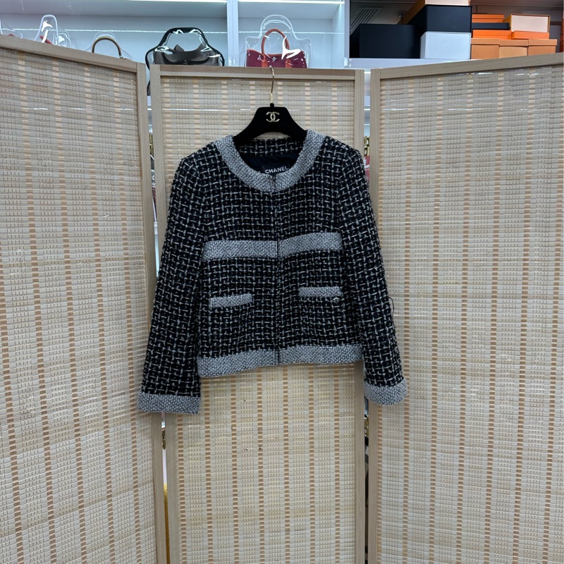 Chanel 17年早春系列灰黑格紋拉鍊兩口袋圓領外套 38碼-0
