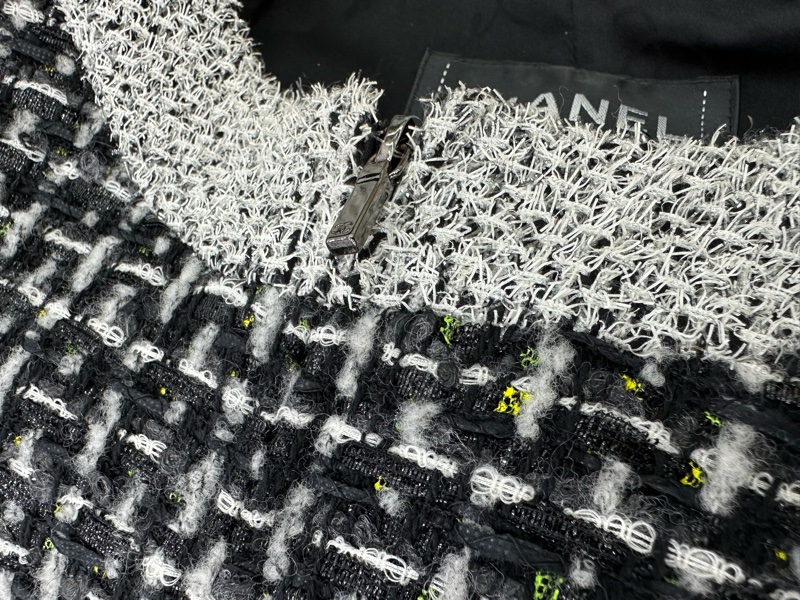 Chanel 17年早春系列灰黑格紋拉鍊兩口袋圓領外套 38碼-4