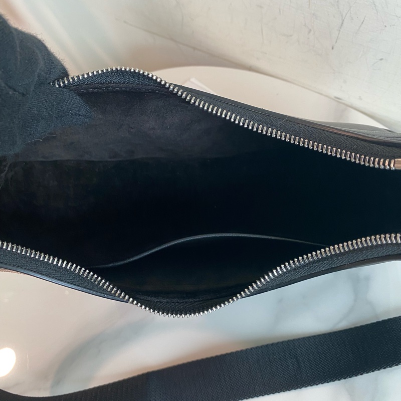 Celine 黑色Ava腋下包-6