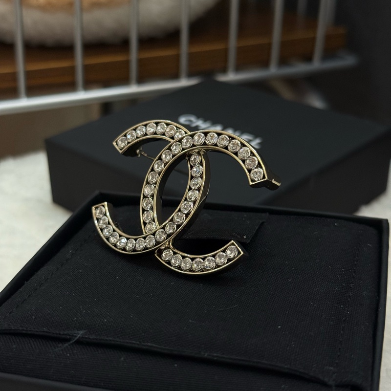 (滿💎馬上賺💰)Chanel 滿鑽白金雙C胸針-3