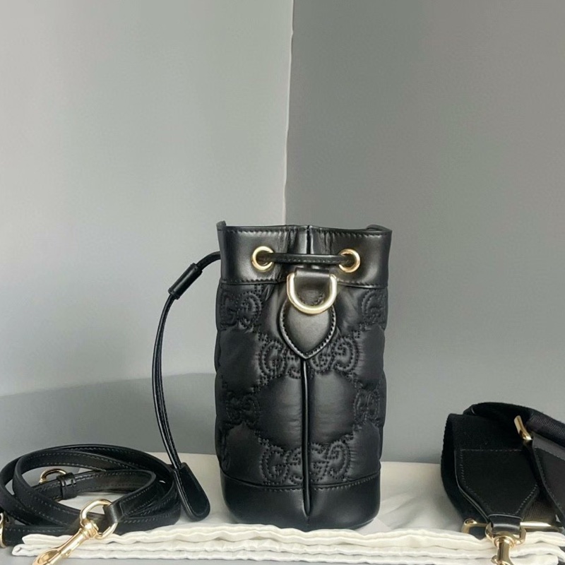 Gucci 新款 水桶包 黑金紋路壓印 雙肩帶-2