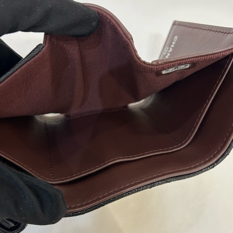 CHANEL黑荔枝銀釦零錢鈔票夾-9