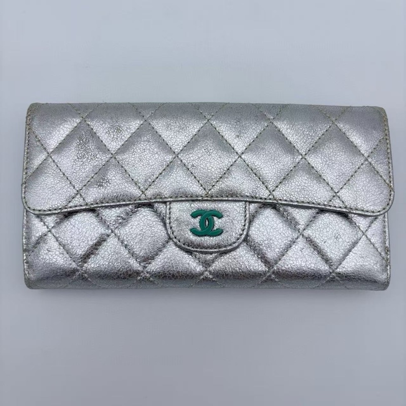 「JL精品代購」香奈兒太空銀拼綠cf菱格紋按扣二折長夾-0