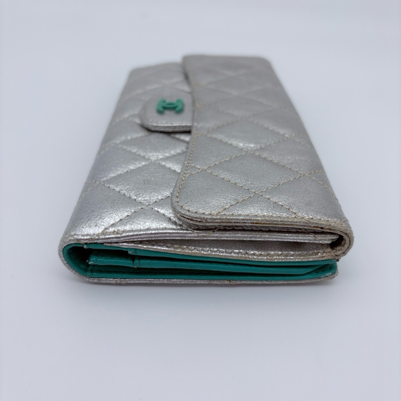 「JL精品代購」香奈兒太空銀拼綠cf菱格紋按扣二折長夾-4
